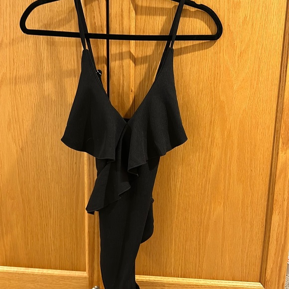 V Neck Front Ruffle Ribbed Texture One Piece Swimsuit Women size M - Picture 3 of 11